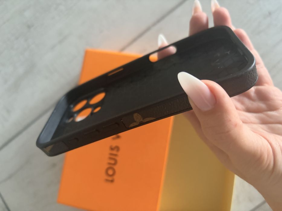 Husa velante si louis vuitton pt iphone 16 pro