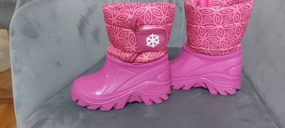 Детски зимни обувки апрески като нови. Размер 26/27