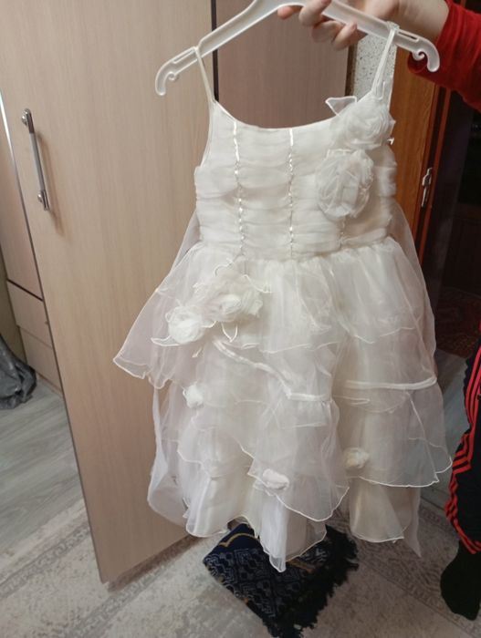 Продам платья срочно