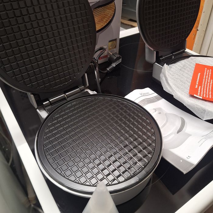 Уред за фунийки за сладолед - чисто нов