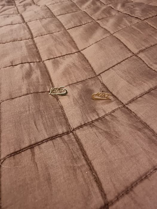 Cercei Nike aur 14 k cu șurub