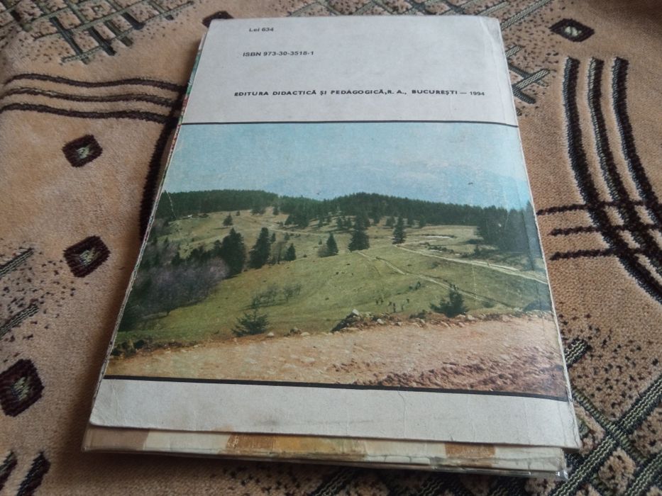 Vând Manual vechi de Geografie din 1994. Raritate