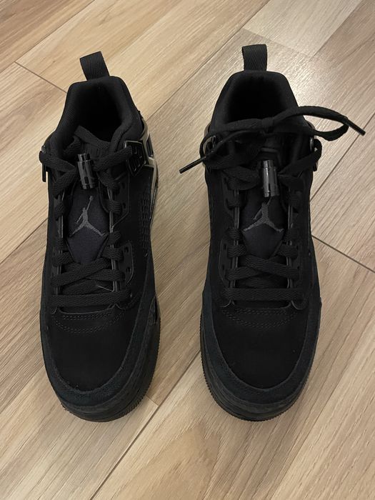 Jordan sneaker low spizike marime 38.5 negru 750 lei