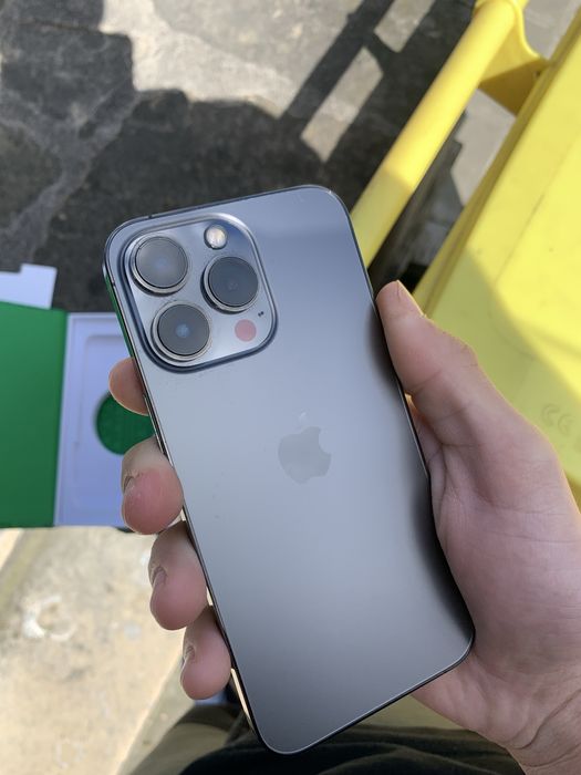 iphone 13 pro +подарък два калъфа