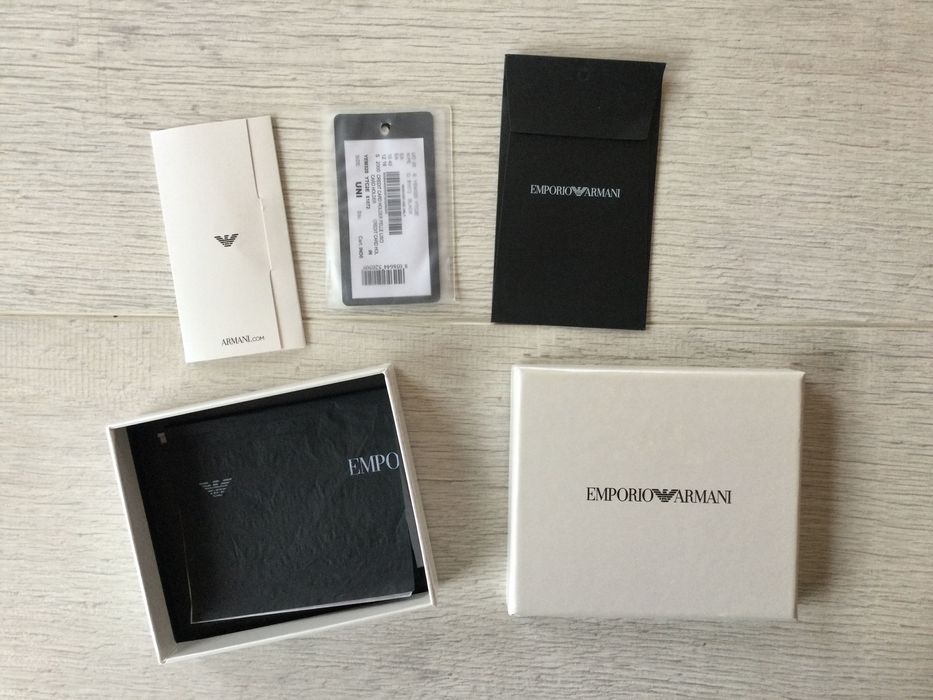 НОВ оригинален кожен cardholder / портфейл на EMPORIO ARMANI от Италия