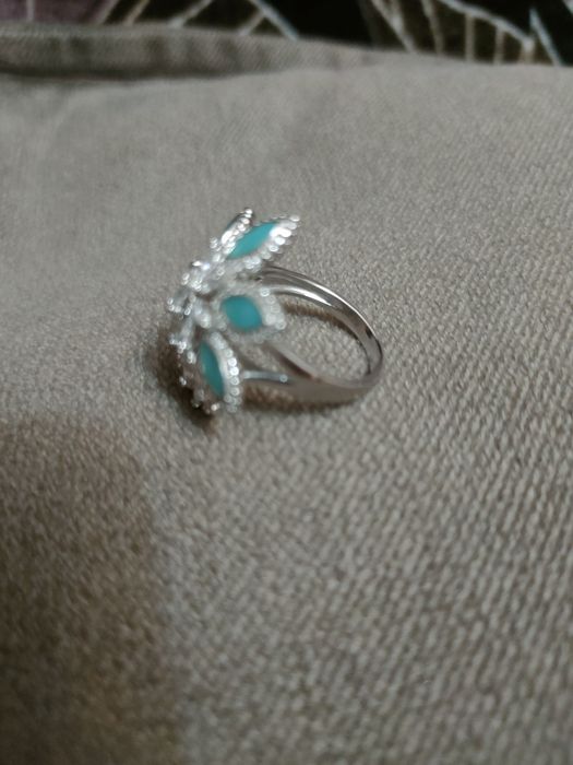 Продается новый набор бижутерия