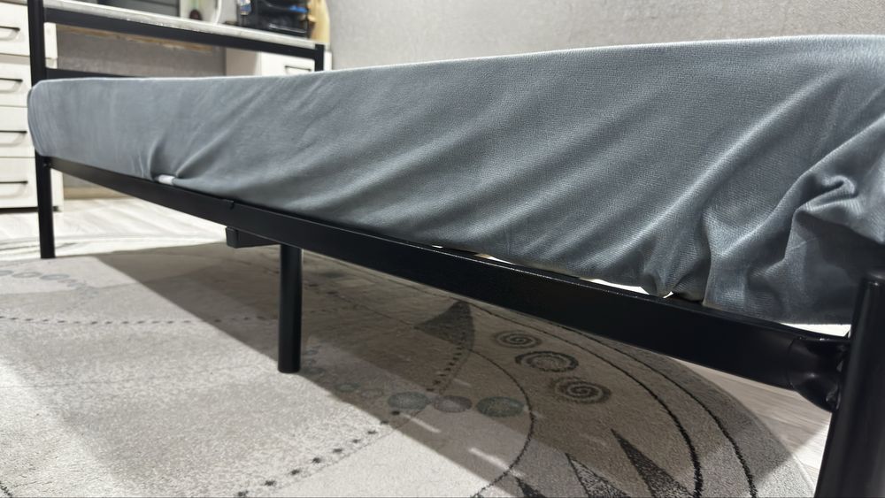 Продам кровати с матрасами