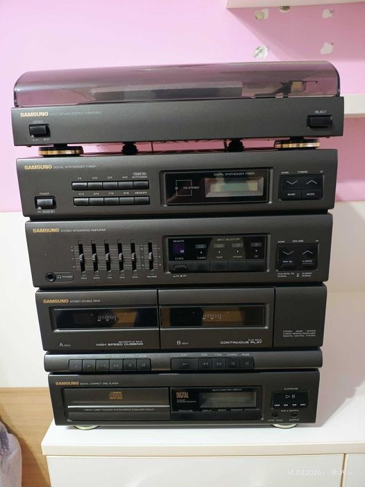 Продавам стерео система с грамофон Samsung