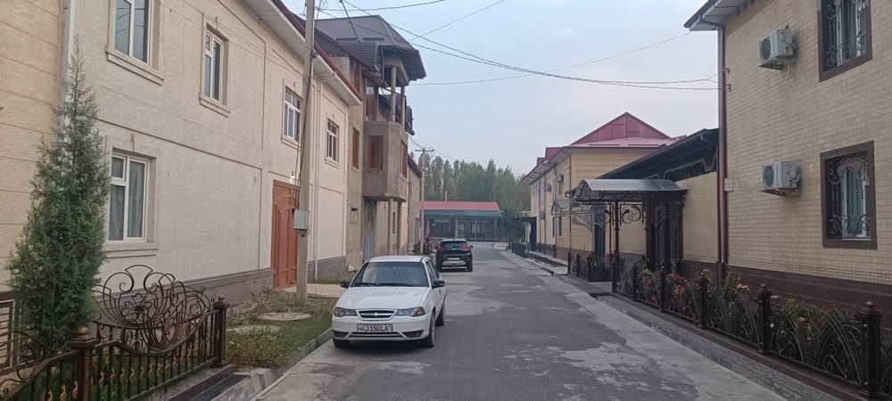 котеж уй сотилади