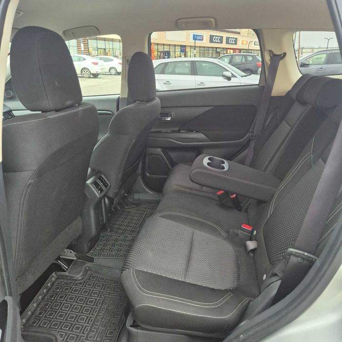 Mitsubishi Outlander 4x4 Electric benzin PHEV 2019