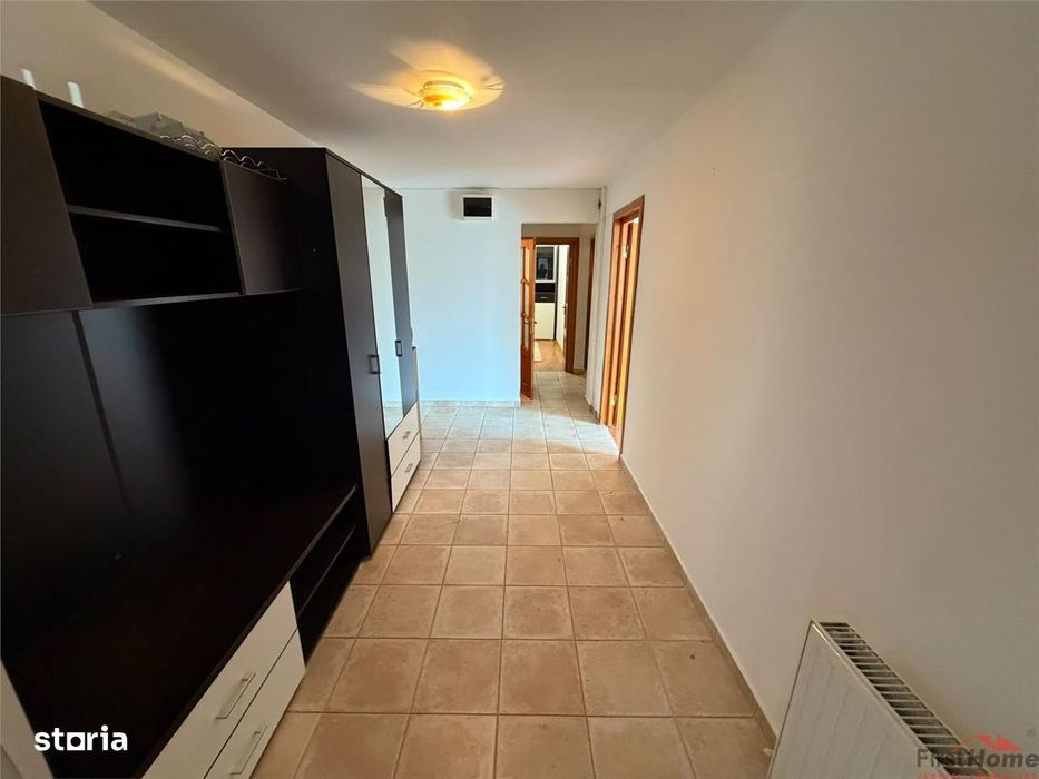 Apartament 3 camere, parter, zona Biserica Catolica