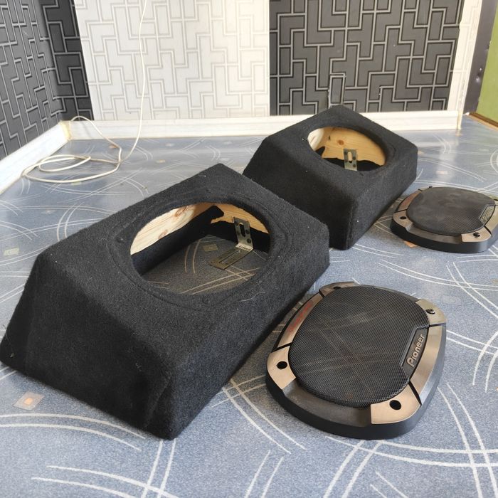 Продам подиумы для аудио колонок