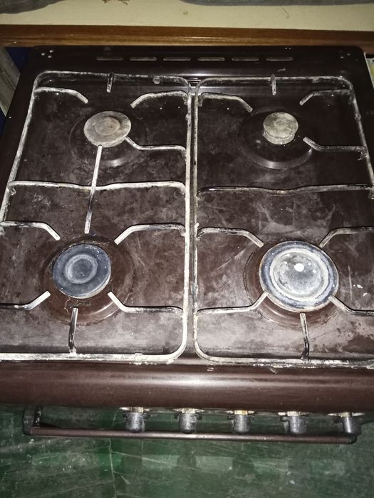 Артель газовая плита рабочая продается.