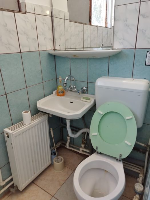 Spatiu de inchiriat la curte