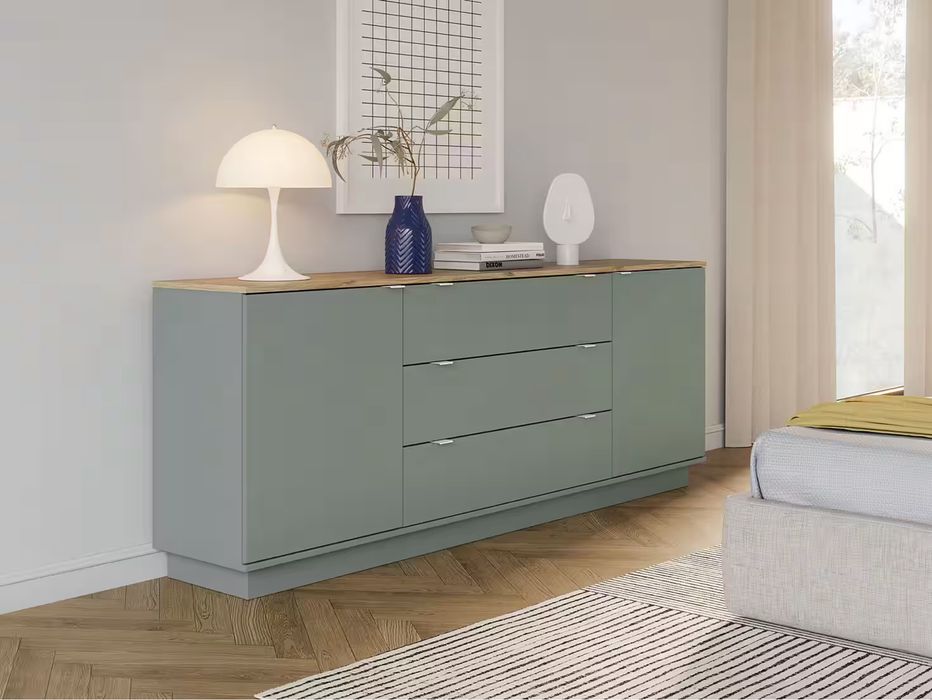 Comoda cu 3 sertare si doua usi 224cm