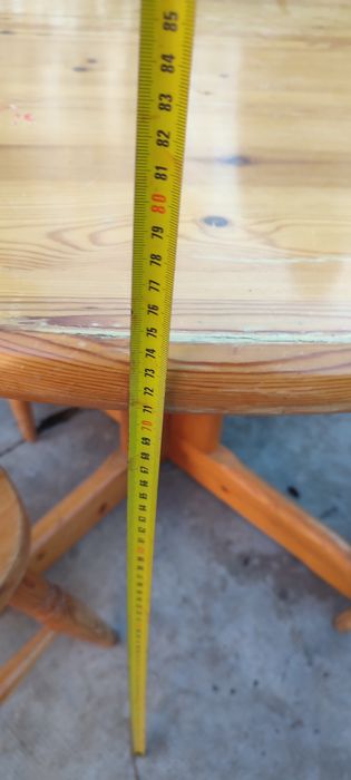 Masă rotundă cu 4 scaune lemn masiv