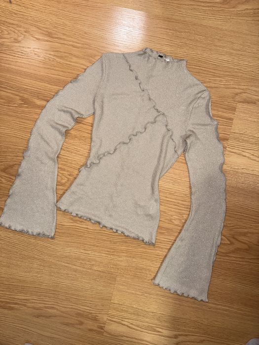 Дълга блуза с дълъг ръкав, интересен шев и малка яка, S