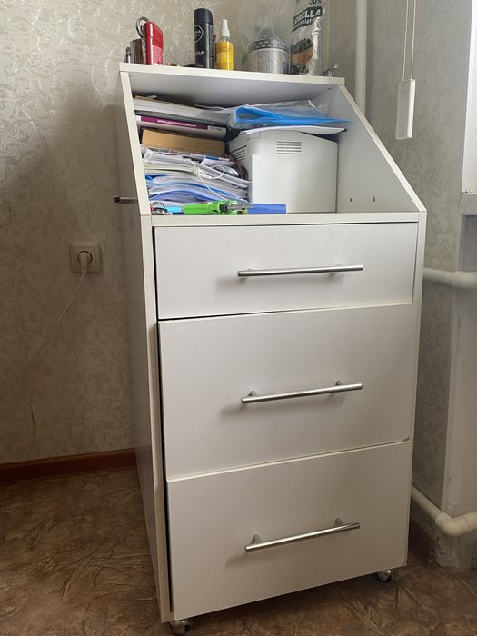 Продам диван и тумбу, в отличном состоянии