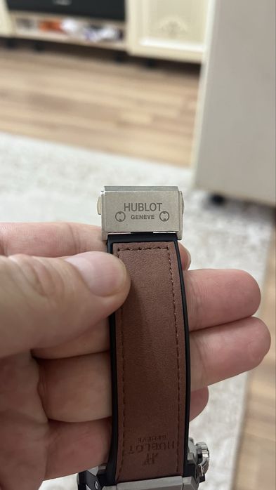 HUBLOT часы новые