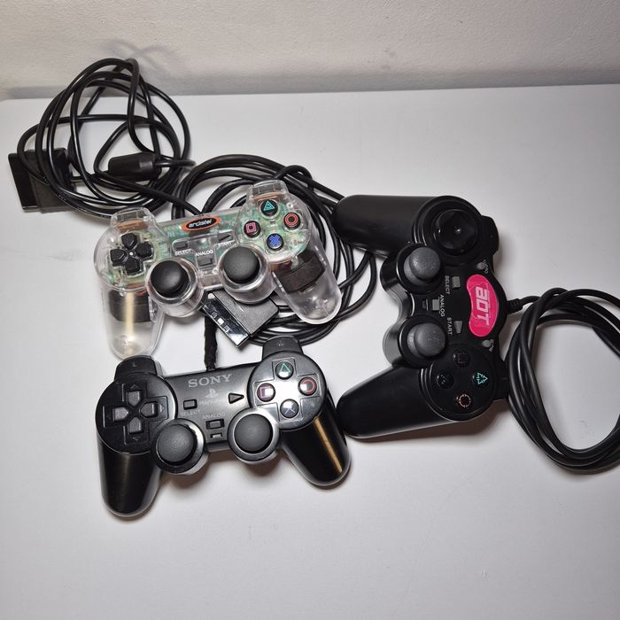 PlayStation 2 Slim Modata + 3 Manete