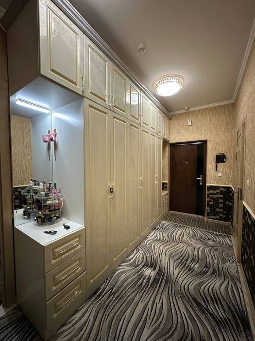 Nurafshon shahar yangiobod 15/17 kv sotiladi