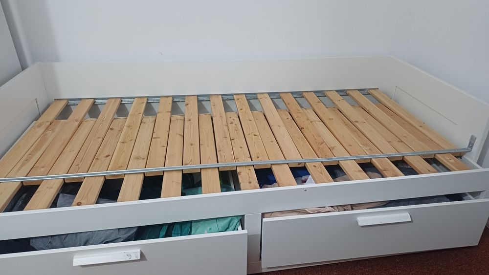 Vând Pat (Divan Ikea)