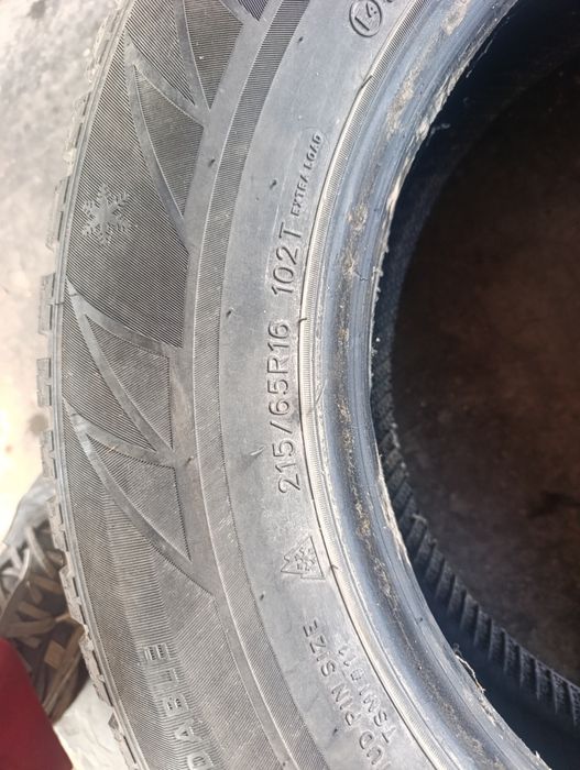 Продавам зимни гуми 215/65R16