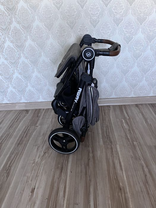 Коляска Mstar Babycare