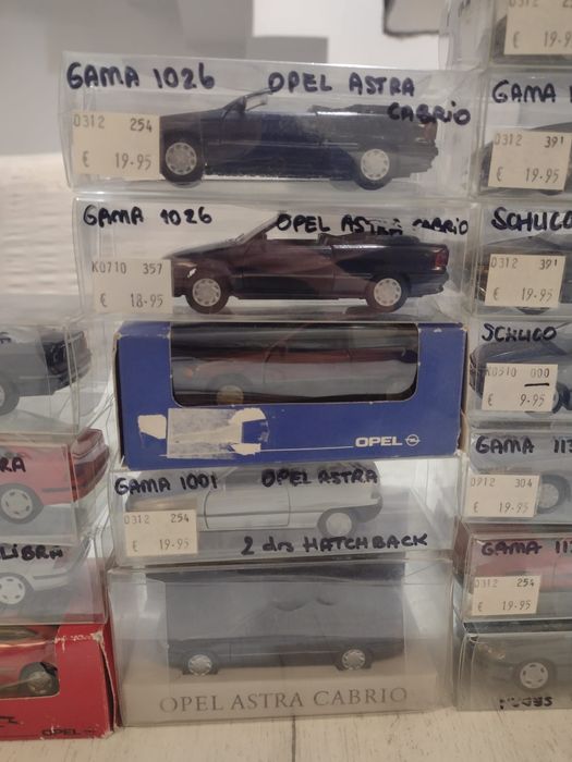 Vând diferite machete Gama