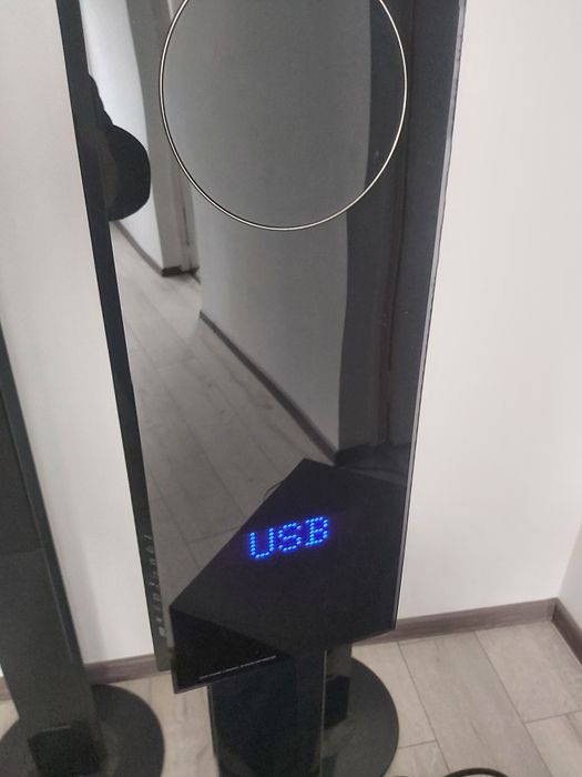 Titlu Anunț: Sistem Home Cinema  Samsung HT-TXQ120 – Design Premium "Tallboy", 1000W, Sunet de Excepție
​Descriere:
​Vând sistem Home Cinema Samsun