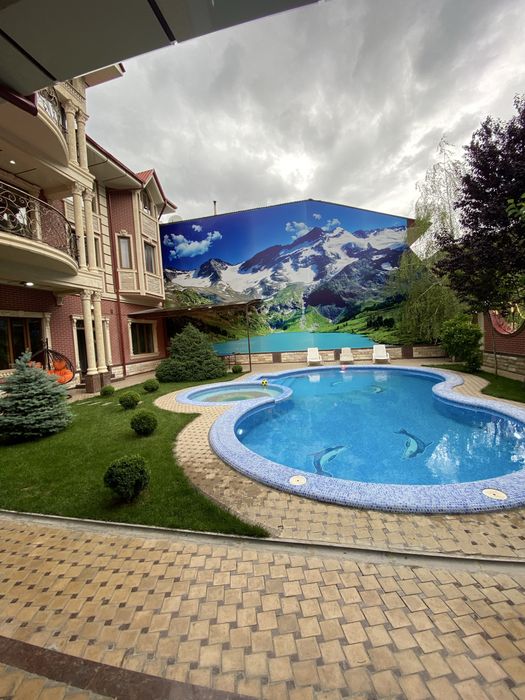 Dacha Oqtoshda tog’ eon bag’rida