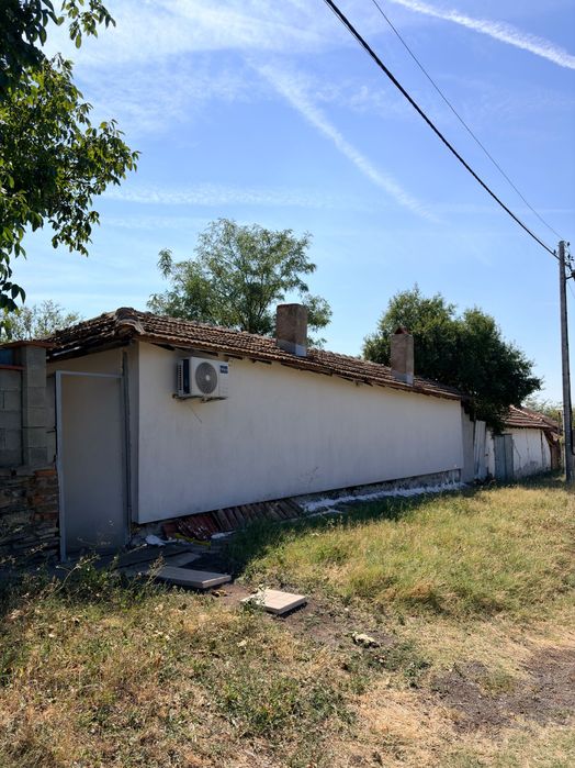 ПРОДАВАМ къща готова за нанасяне
