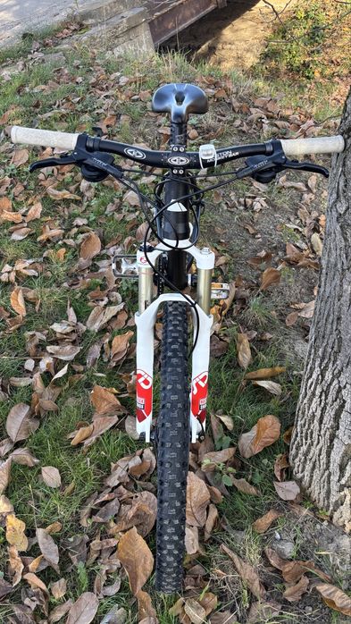 Canyon Grand Canyon AL cu suspensie RockShox aer + lockout- IMPECABILĂ
