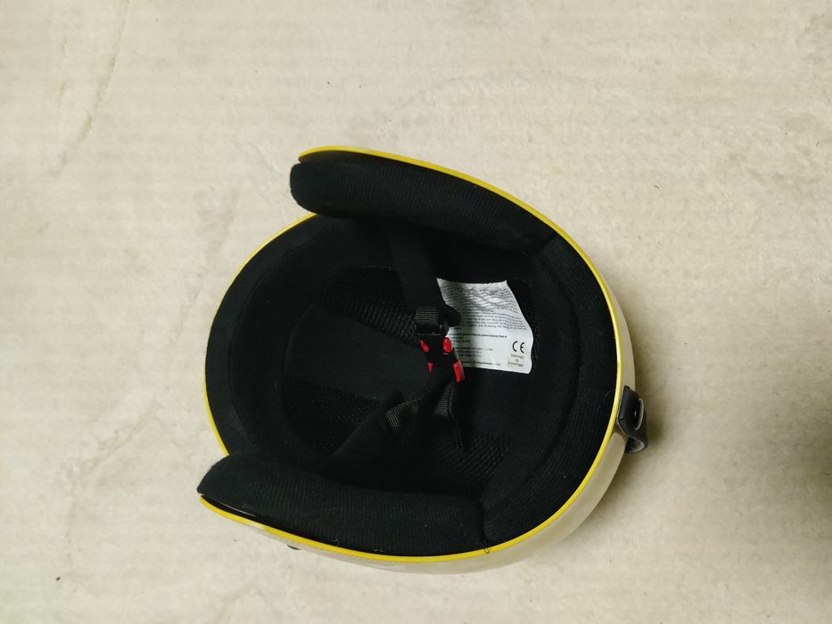 Casca de ski in stare foarte buna