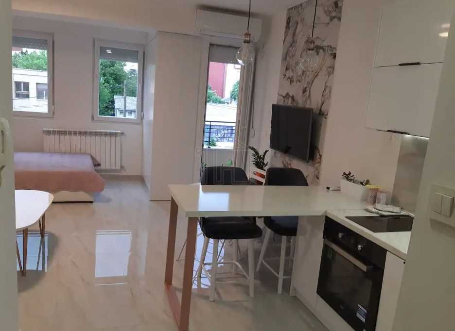 Дава се под наем Двустаен апартамент в Пловдив, Тракия - 62 кв.м за 270.3 € - Снимка #3