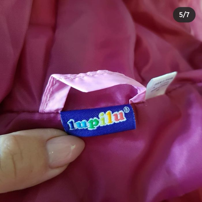 Продам куртку на девочку