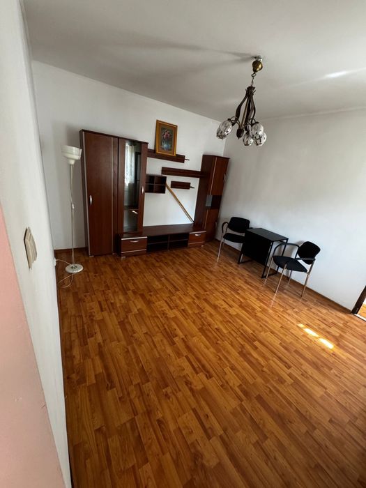Apartament in casa/curte de inchiriat Obor