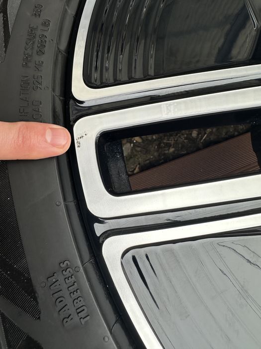 Jante FORD CAPRI / EXPLORER / 235 50 20 / 255 45 20 Continental vara