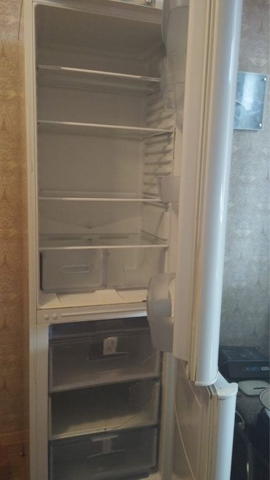 Холодильник Indesit