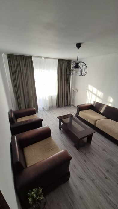 Inchiriez apartament 3 camere