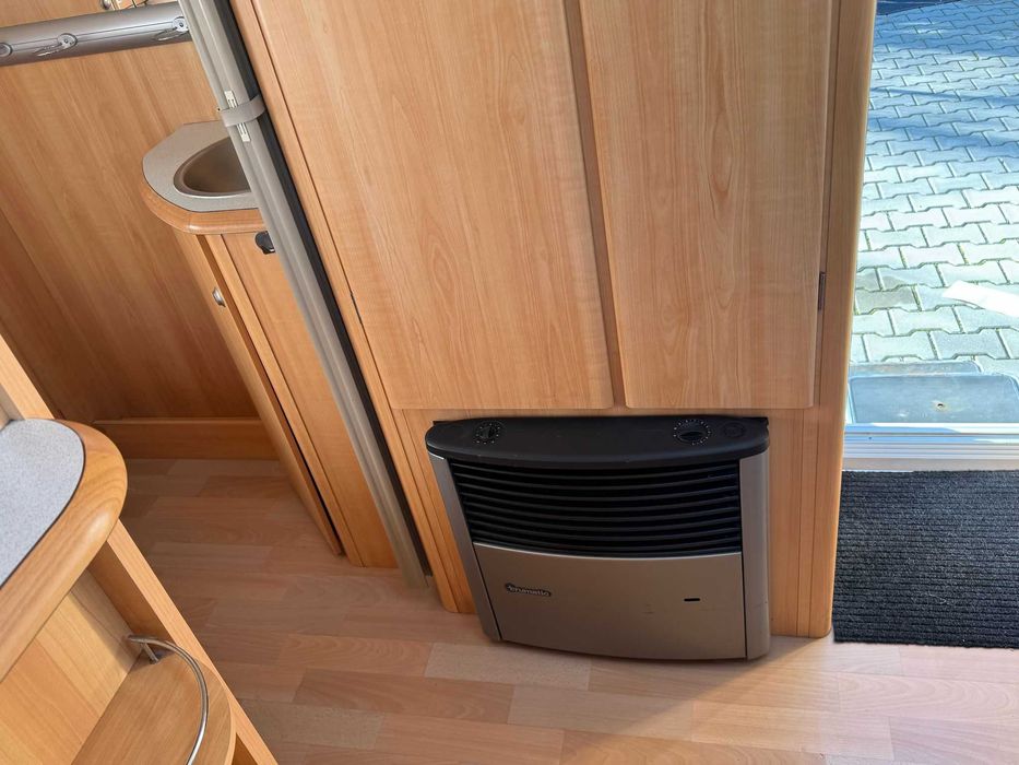 Rulota HOME-CAR 2006-Panou solar 2025-Mover Truma-Fara infiltratii