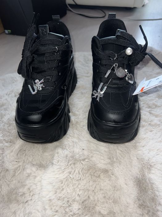 Încălțăminte cu platformă Bershka predare București sau ramburs