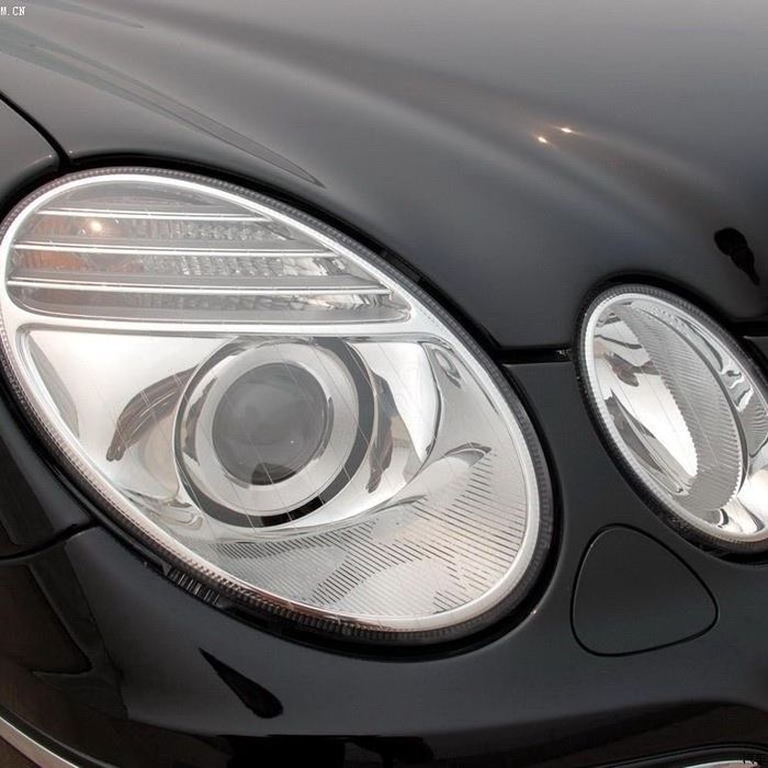 Стекло фар Mersedes W211