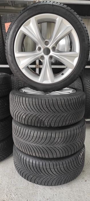 Jante aliaj+Anvelope Iarnă Goodyear Vector 225/45/17