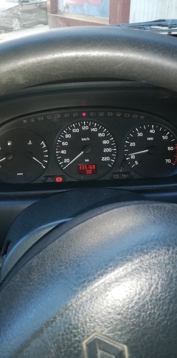 Рено меган сеник 99г 1,6 90к газ бензин