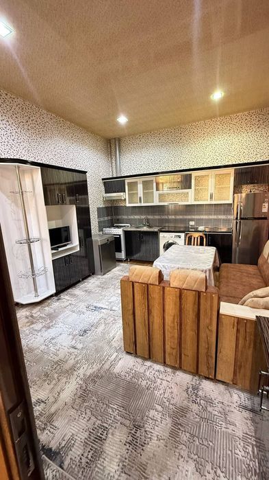 Арендага 7 хоналик Ховли Вокзалда жойлашган.Агентство