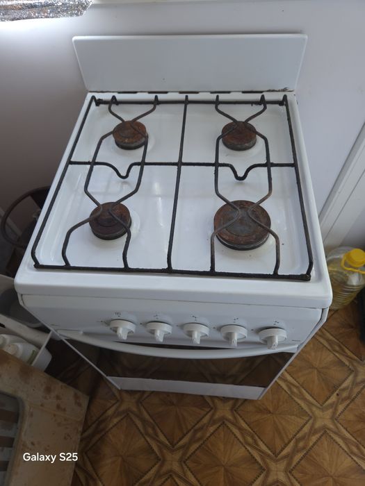 Продам газ плиту