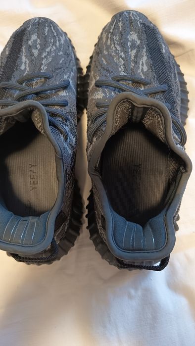 Yeezy Boost 350 V2