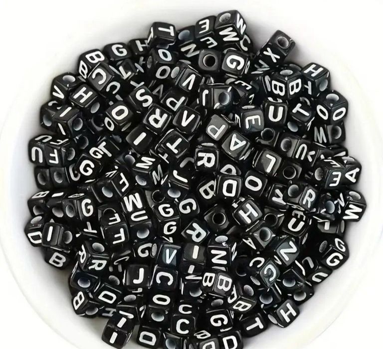 — Кубики с буквами для кастомизации шнурков —