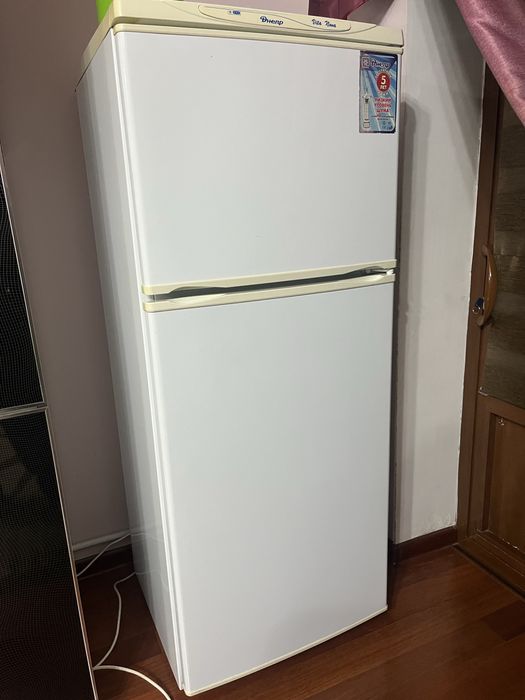 Холодильник Днепр сотилади